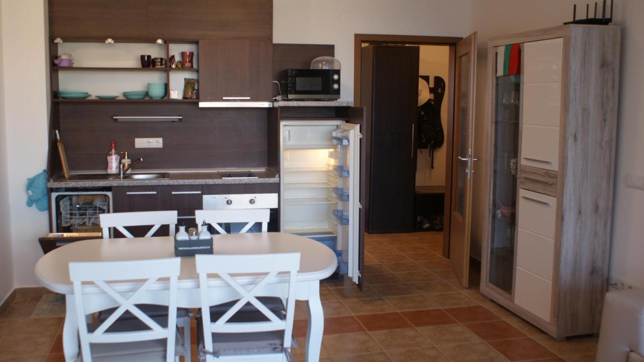 Cozy Apartment With Sea View And Free Parking Gmina Gmina Pomorie Zewnętrze zdjęcie